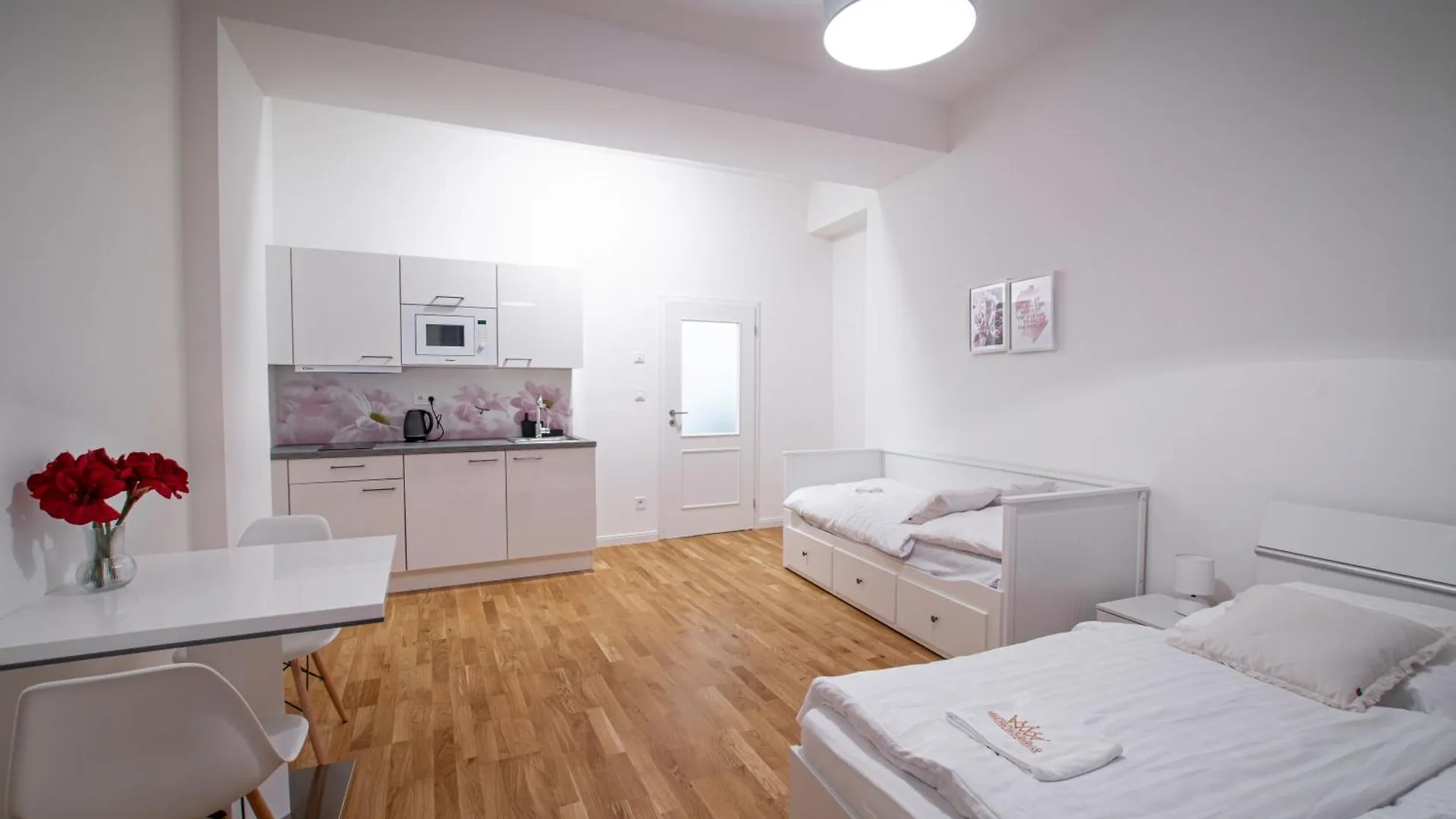 Helen New Apartments Chain Florenc Prague
